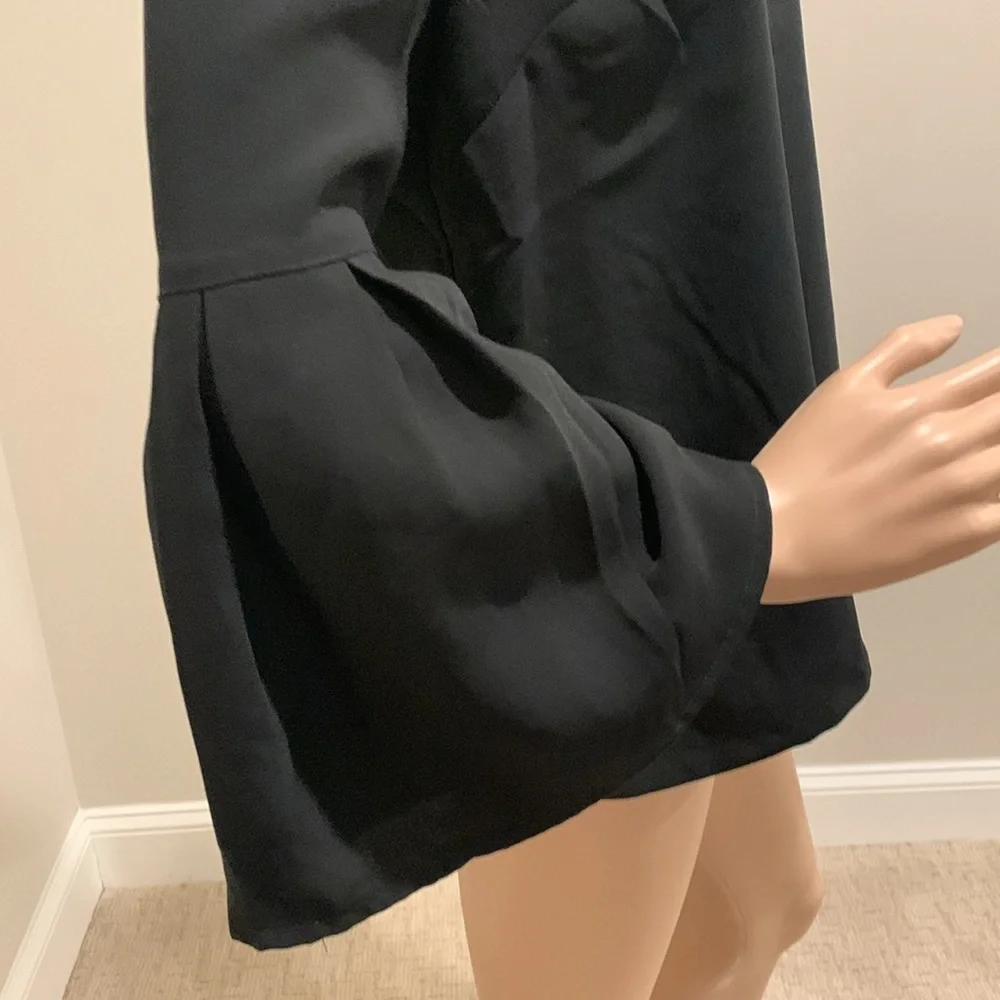 Classic black v neck blouse for day and casual wear that can also be dressed up - Picture 3 of 4